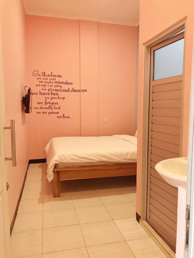 รูมแซด บัดเจ็ต Hotel เซอมารัง ภายนอก รูปภาพ